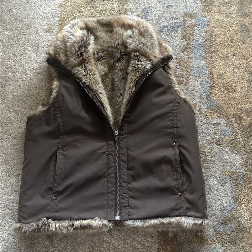 Faux Fur Reversible Vest M